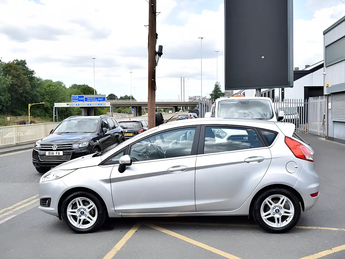 Used 2014 Ford Fiesta Zetec Silver - Interior and Exterior details 4