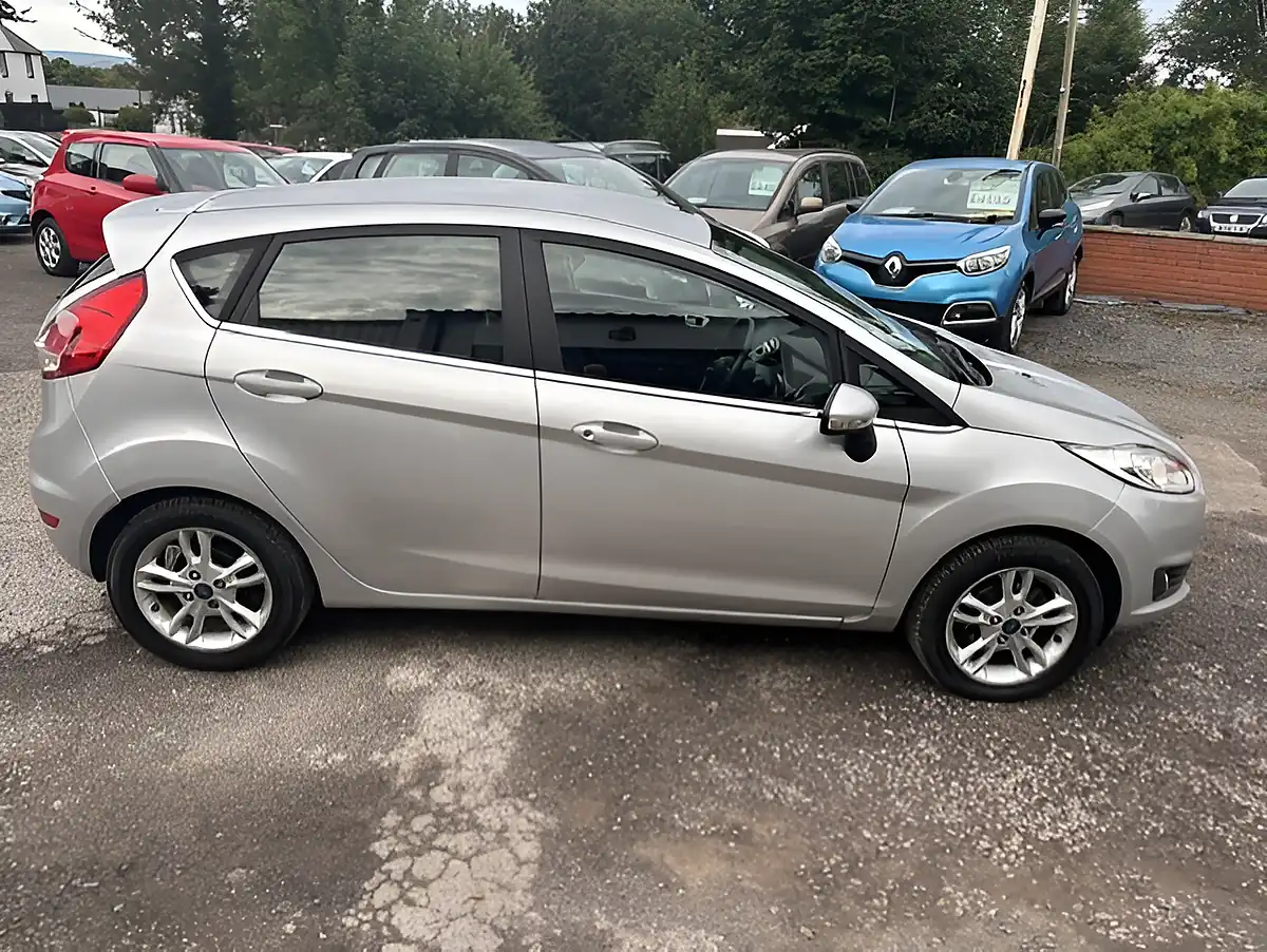 Used 2014 Ford Fiesta Zetec Silver - Interior and Exterior details 6