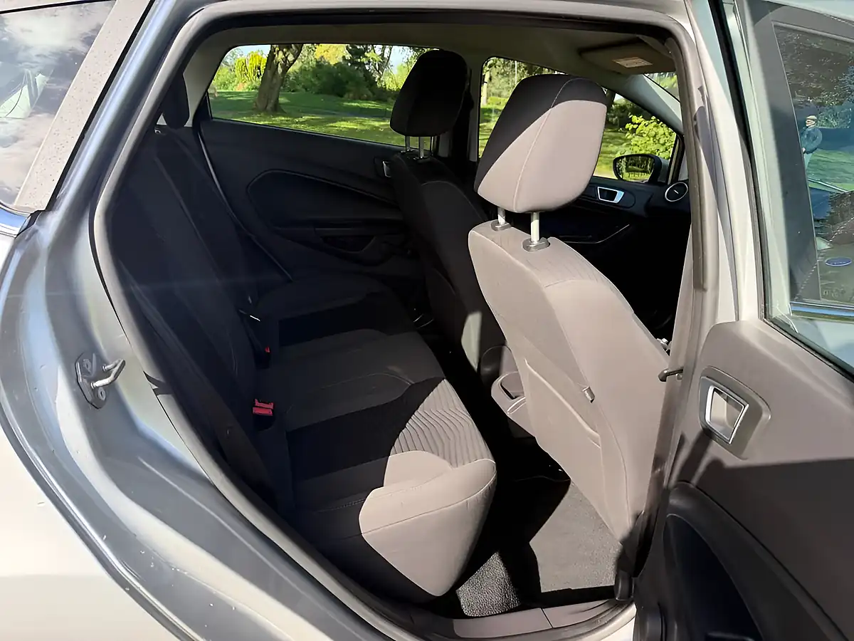 Used 2014 Ford Fiesta Zetec Silver - Interior and Exterior details 11