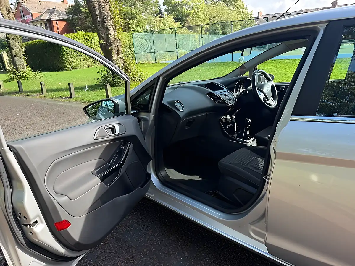 Used 2014 Ford Fiesta Zetec Silver - Interior and Exterior details 13