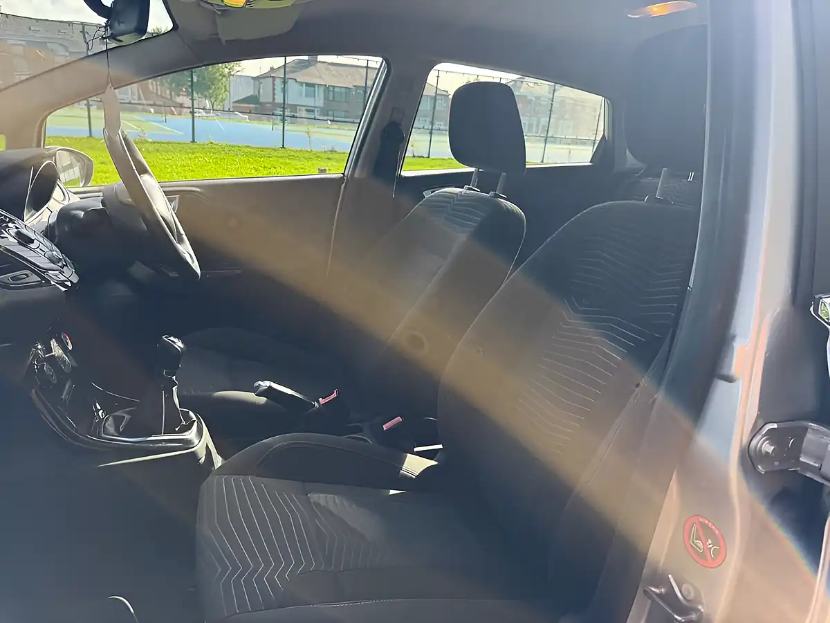 Used 2014 Ford Fiesta Zetec Silver - Interior and Exterior details 14
