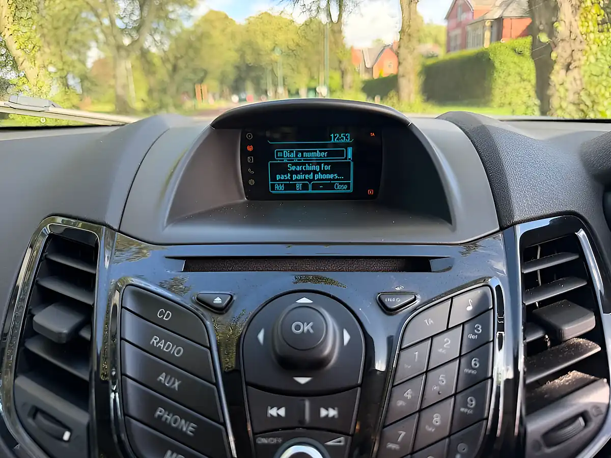 Used 2014 Ford Fiesta Zetec Silver - Interior and Exterior details 16