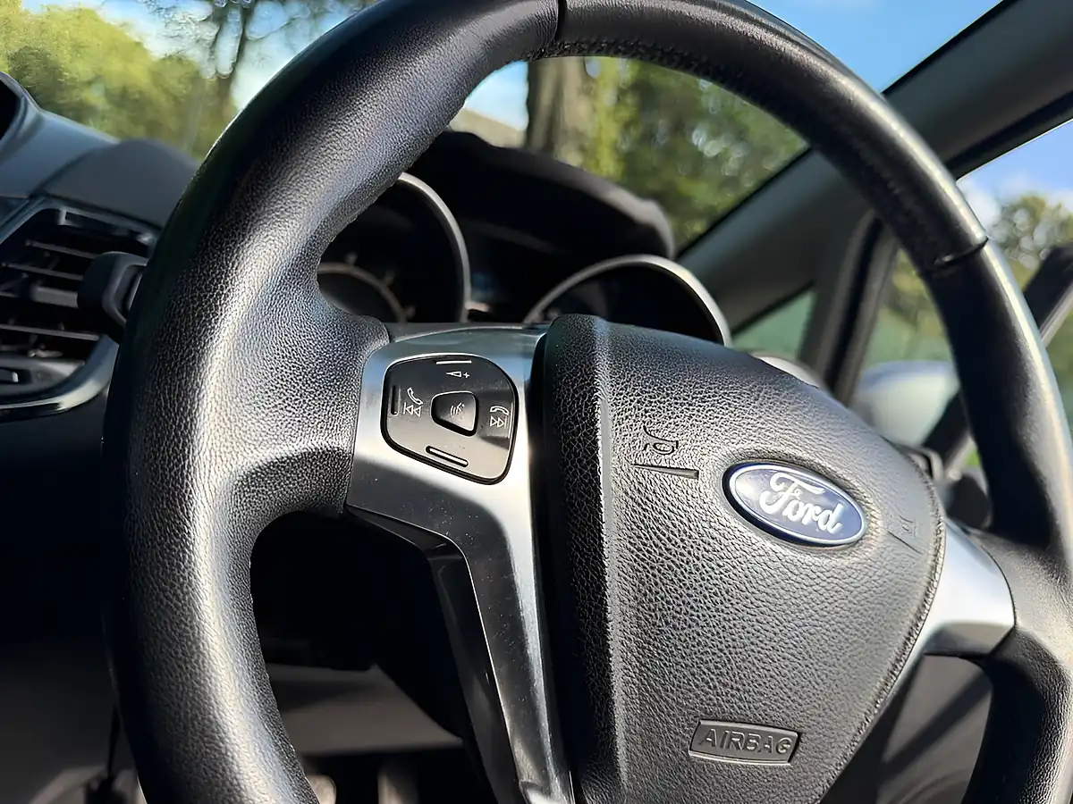 Used 2014 Ford Fiesta Zetec Silver - Interior and Exterior details 18
