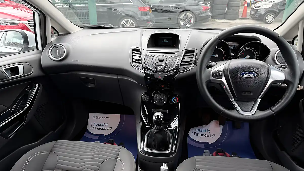 Used 2014 Ford Fiesta Zetec White - Interior and Exterior details 10