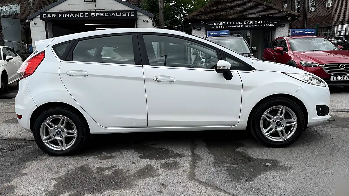 Used 2014 Ford Fiesta Zetec White - Interior and Exterior details 3