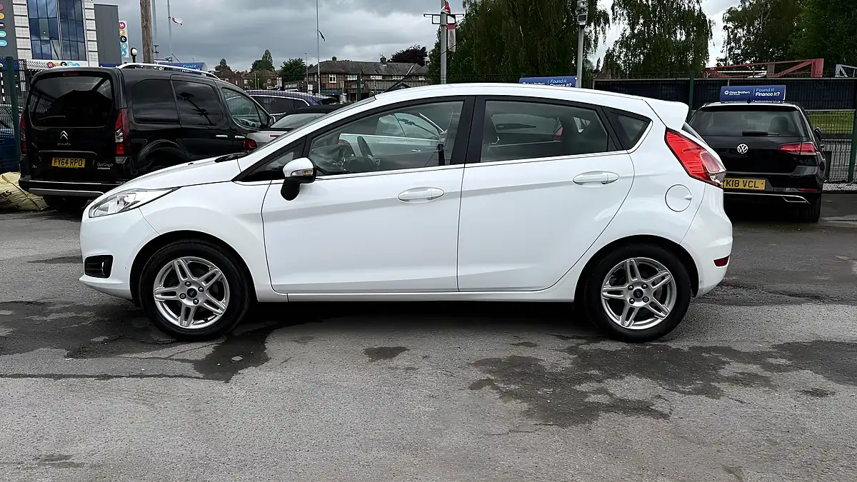 Used 2014 Ford Fiesta Zetec White - Interior and Exterior details 7