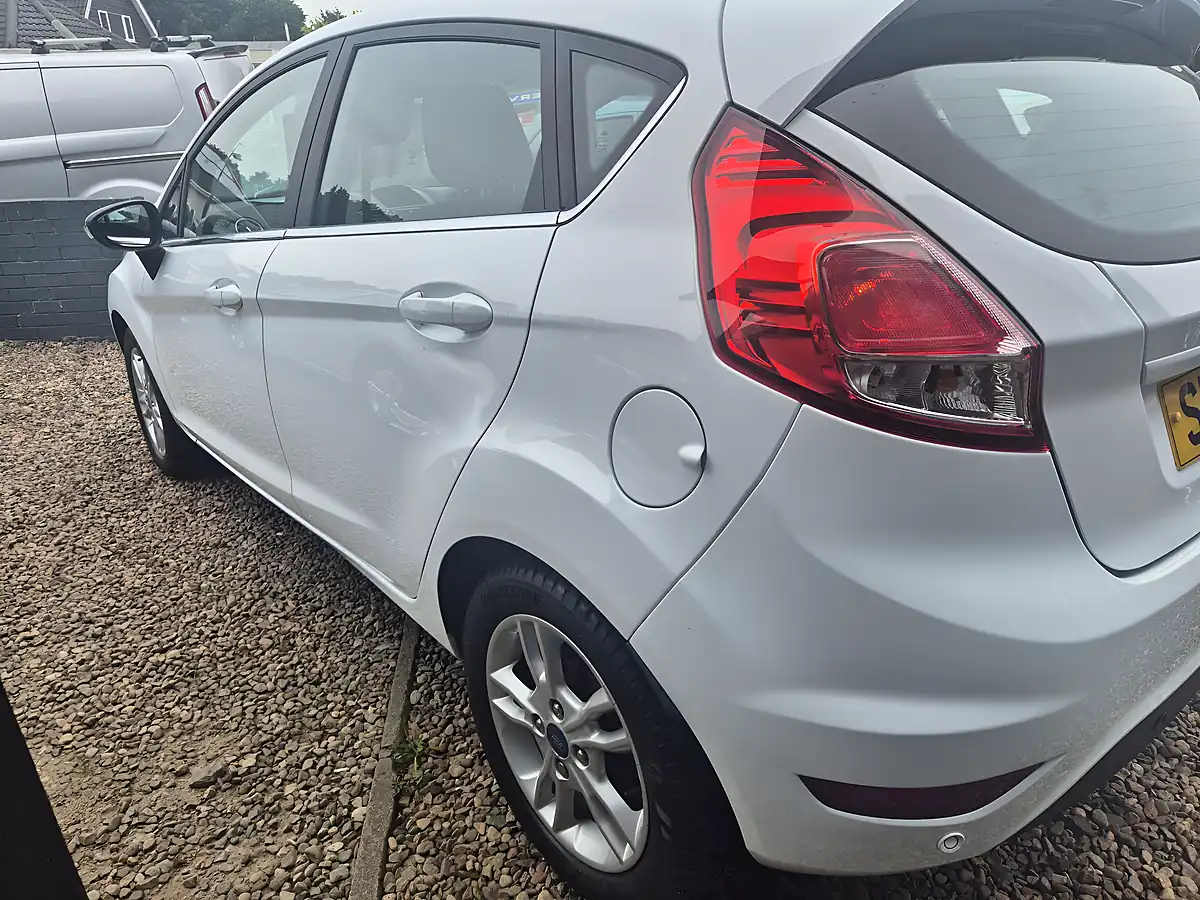 Used 2014 Ford Fiesta Zetec White - Interior and Exterior details 4