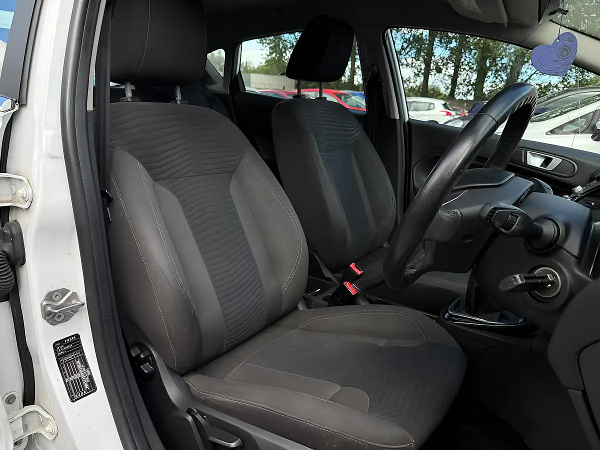 Used 2014 Ford Fiesta Zetec White - Interior and Exterior details 10