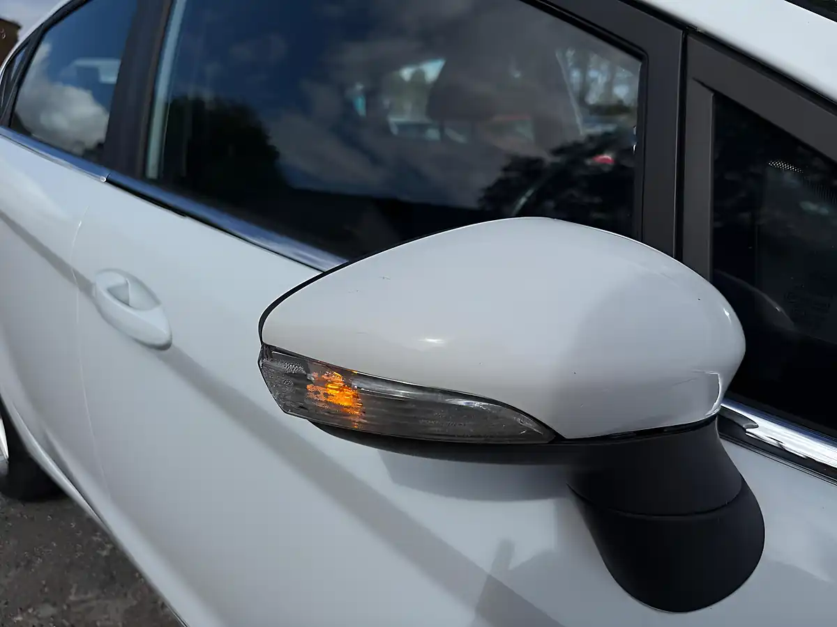 Used 2014 Ford Fiesta Zetec White - Interior and Exterior details 18