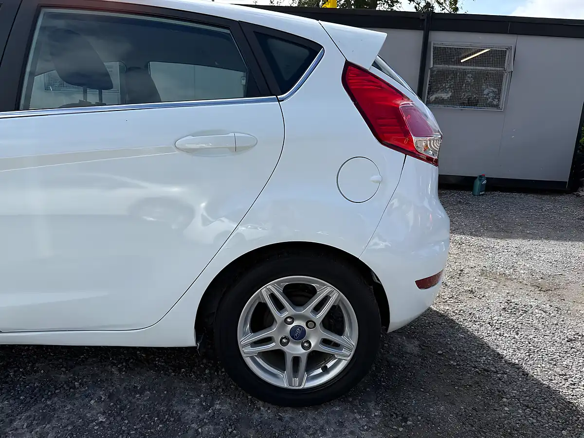 Used 2014 Ford Fiesta Zetec White - Interior and Exterior details 20
