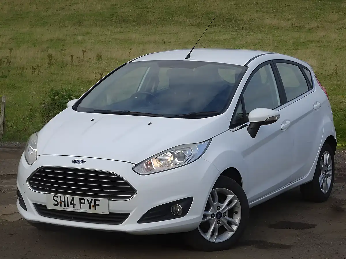 Used 2014 Ford Fiesta Zetec White - Interior and Exterior details 10