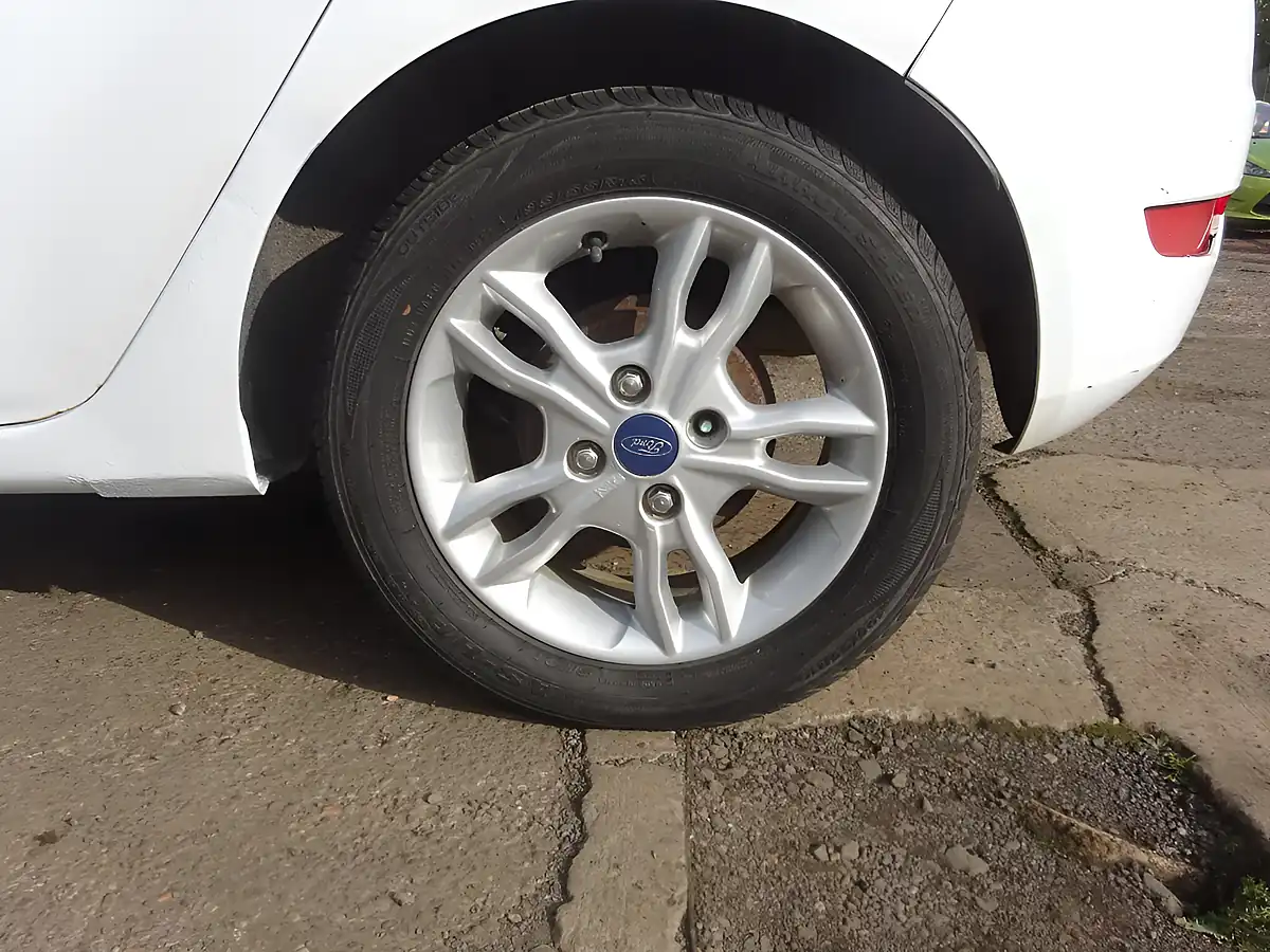 Used 2014 Ford Fiesta Zetec White - Interior and Exterior details 16