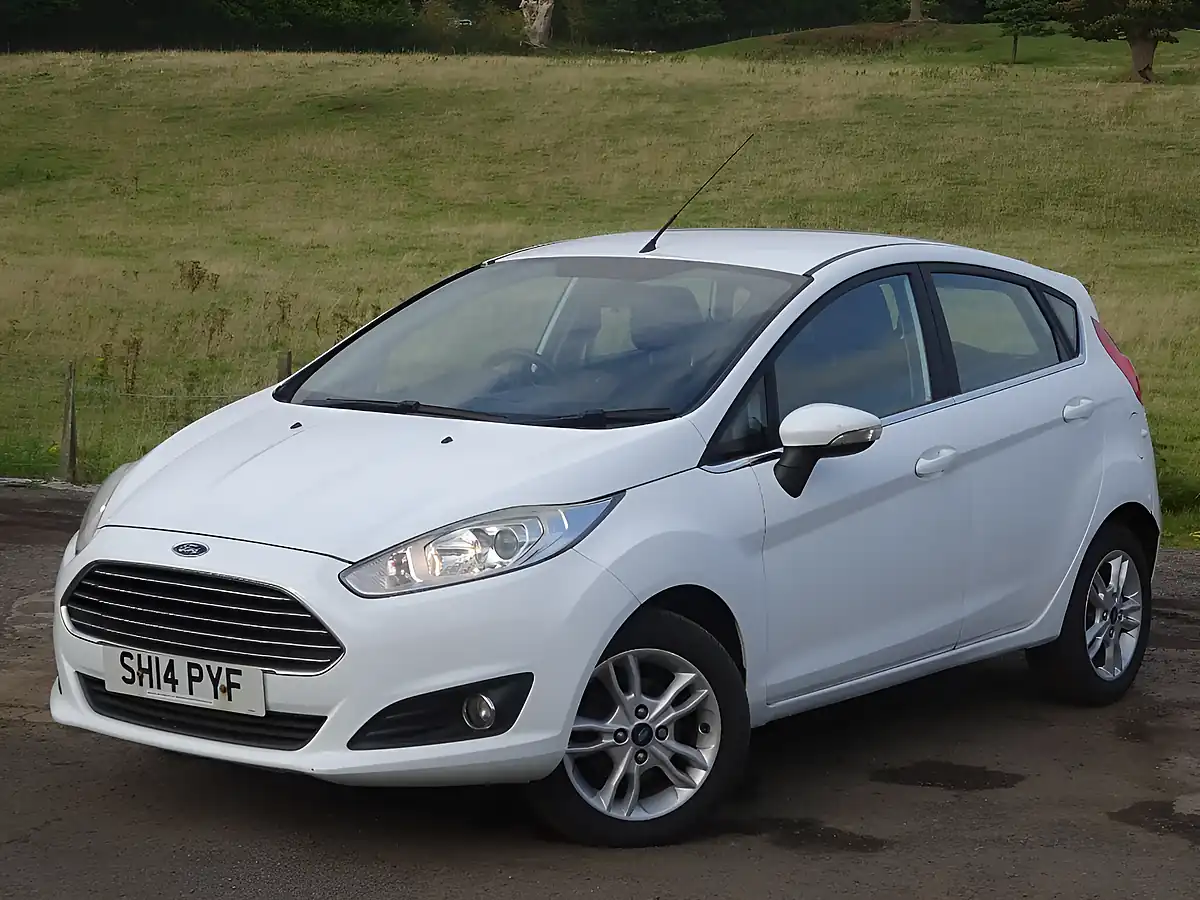 Used 2014 Ford Fiesta Zetec White - Interior and Exterior details 9