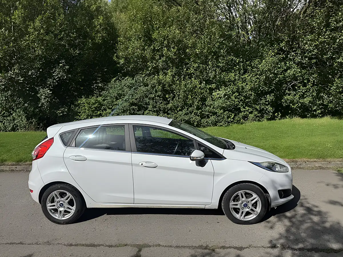 Used 2014 Ford Fiesta Zetec White - Interior and Exterior details 11