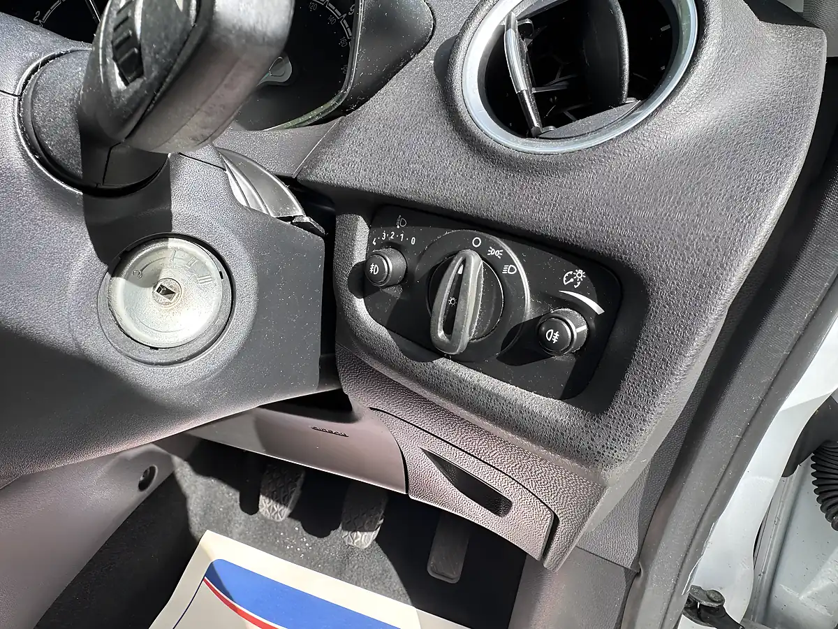 Used 2014 Ford Fiesta Zetec White - Interior and Exterior details 13