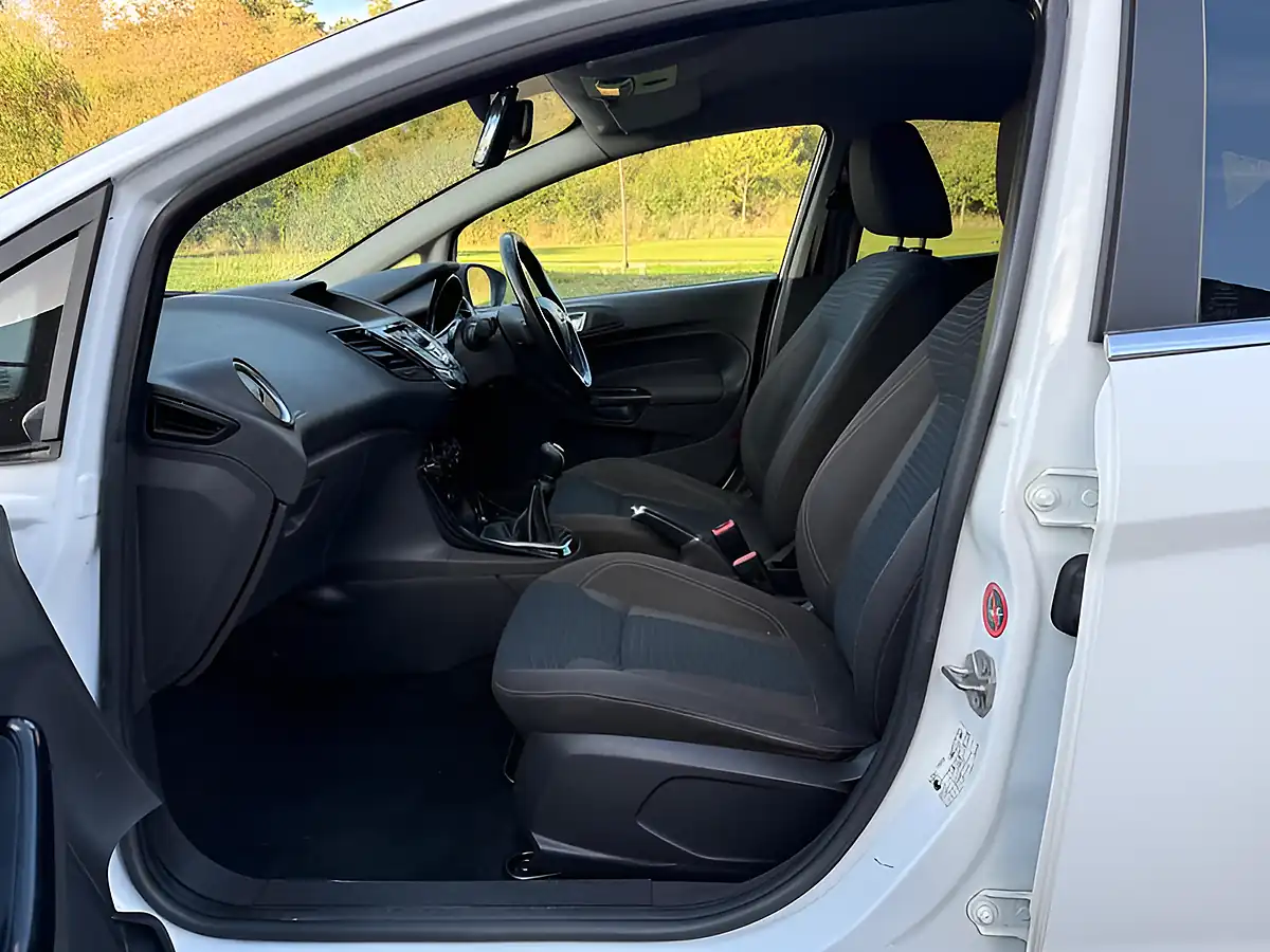 Used 2014 Ford Fiesta Zetec White - Interior and Exterior details 6