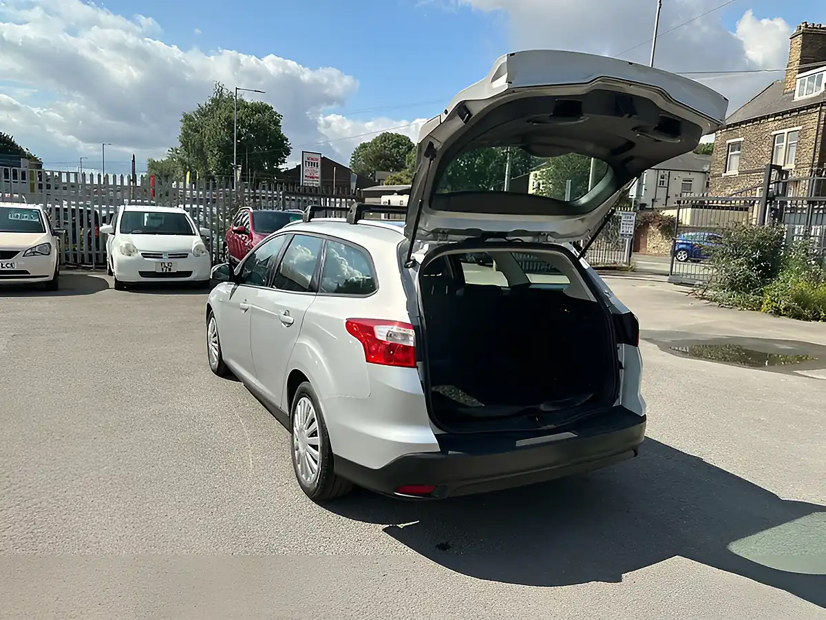 Used 2014 Ford Focus Econetic Edge Silver - Interior and Exterior details 14
