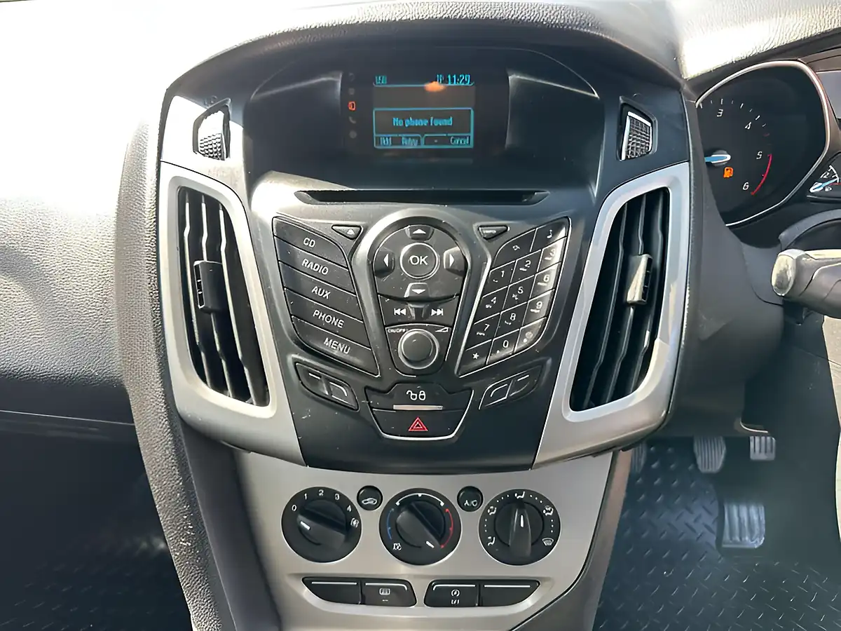 Used 2014 Ford Focus Econetic Edge Silver - Interior and Exterior details 16