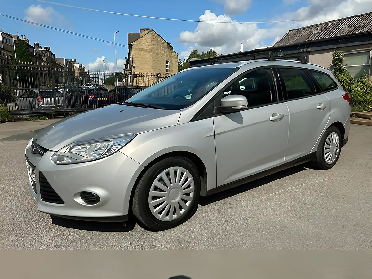 Used 2014 Ford Focus Econetic Edge Silver - Interior and Exterior details 4