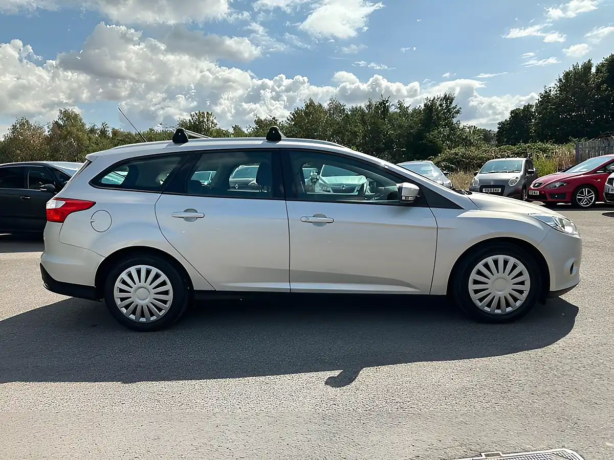 Used 2014 Ford Focus Econetic Edge Silver - Interior and Exterior details 7
