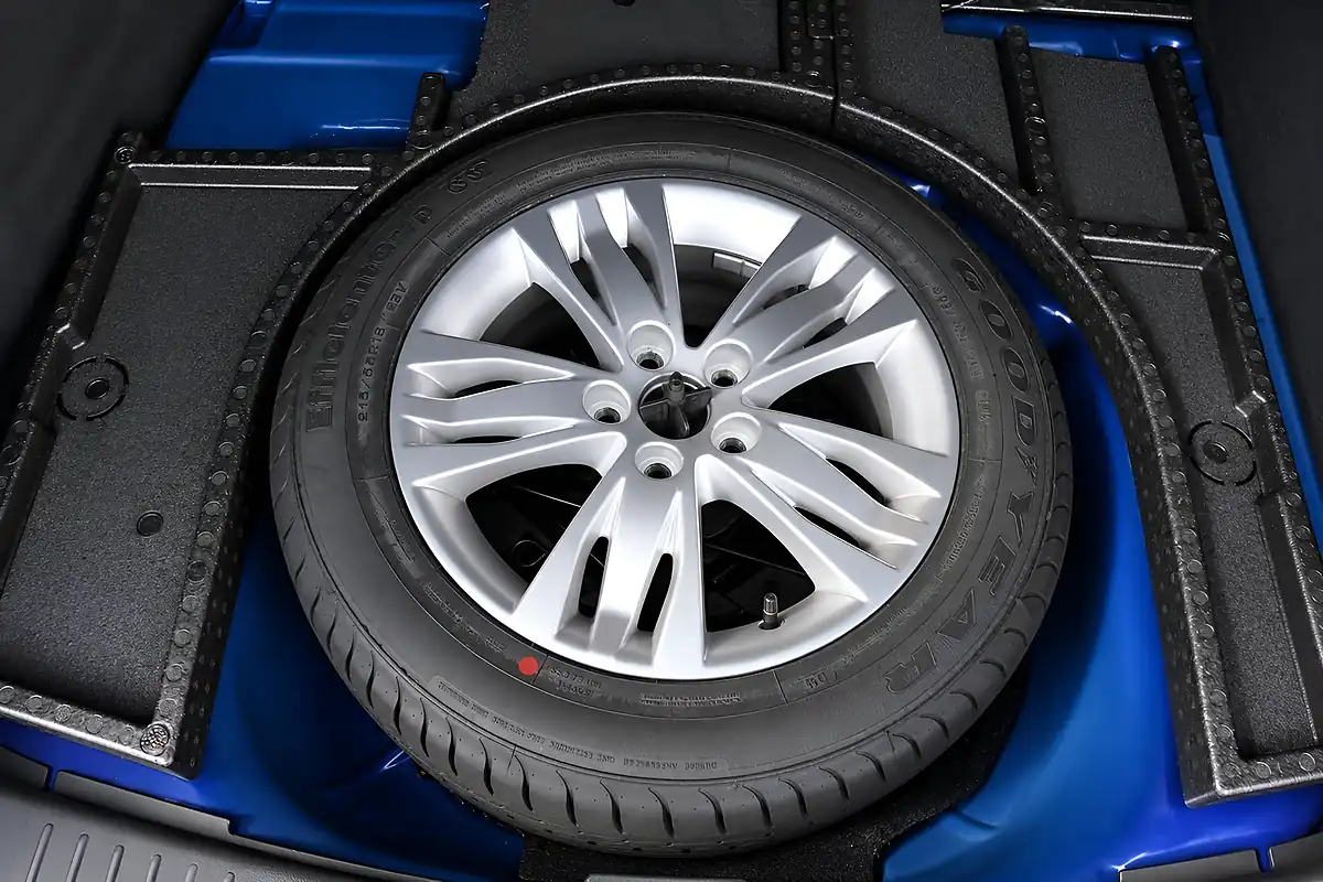 Used 2014 Ford Focus Edge Blue - Interior and Exterior details 15