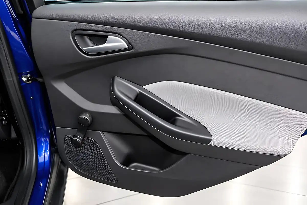Used 2014 Ford Focus Edge Blue - Interior and Exterior details 17