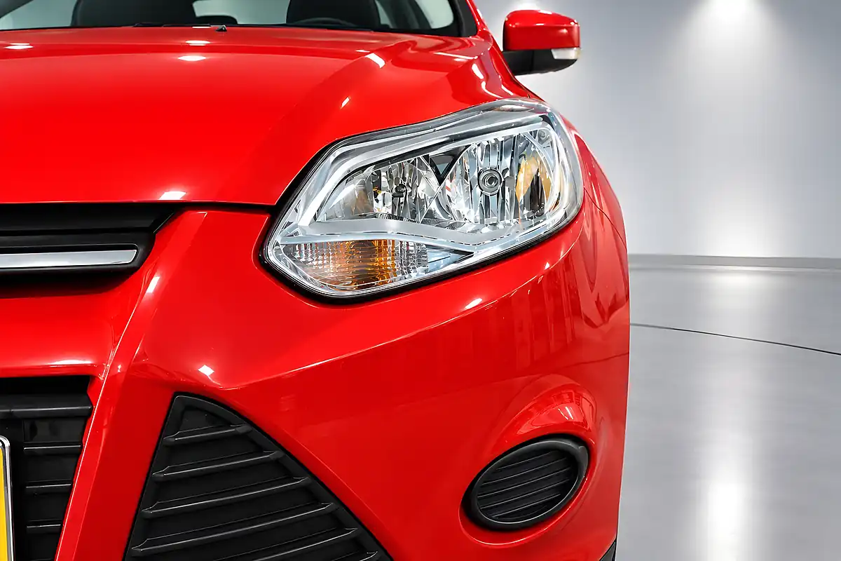 Used 2014 Ford Focus Edge Red - Interior and Exterior details 6