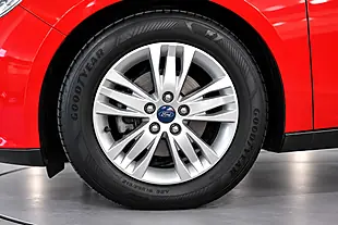 Used 2014 Ford Focus Edge Red - Interior and Exterior details 7