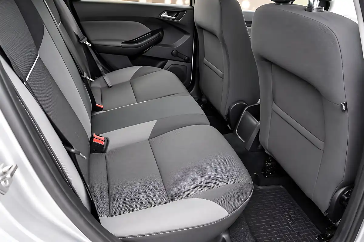 Used 2014 Ford Focus Edge Silver - Interior and Exterior details 13