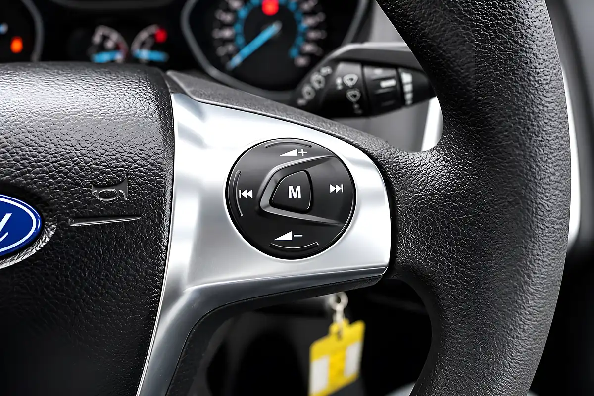 Used 2014 Ford Focus Edge Silver - Interior and Exterior details 15