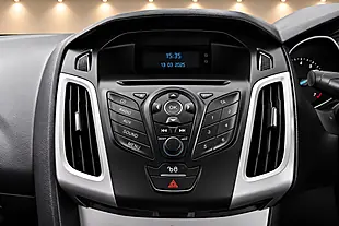 Used 2014 Ford Focus Edge Silver - Interior and Exterior details 17