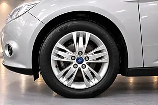 Used 2014 Ford Focus Edge Silver - Interior and Exterior details 7