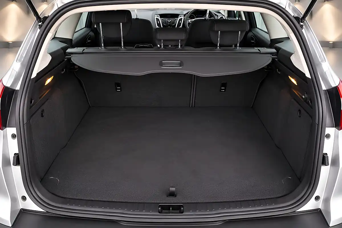 Used 2014 Ford Focus Edge Silver - Interior and Exterior details 20