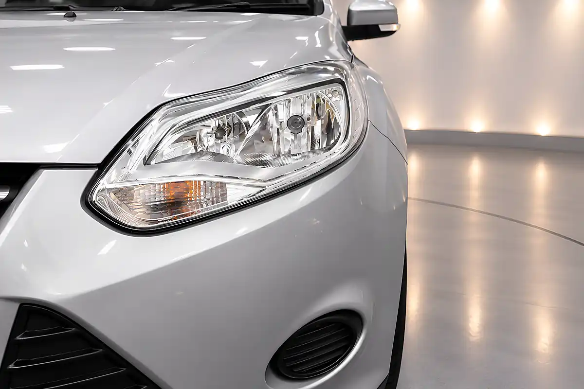 Used 2014 Ford Focus Edge Silver - Interior and Exterior details 6