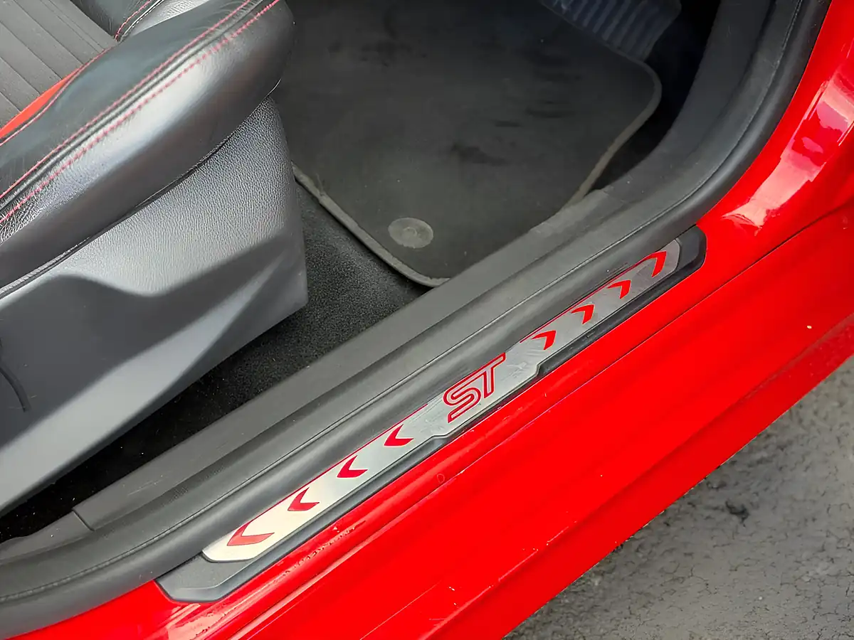 Used 2014 Ford Focus ST-2 Red - Interior and Exterior details 15