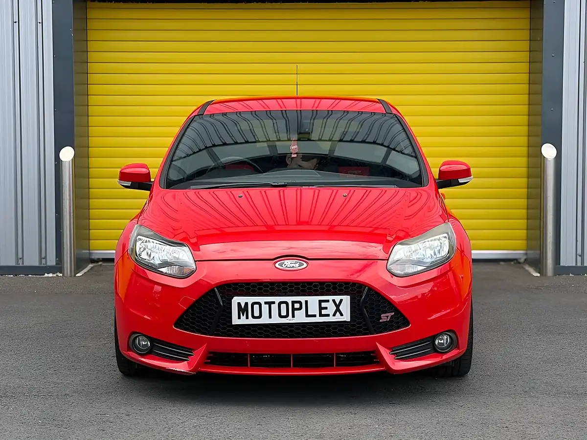 Used 2014 Ford Focus ST-2 Red - Interior and Exterior details 3