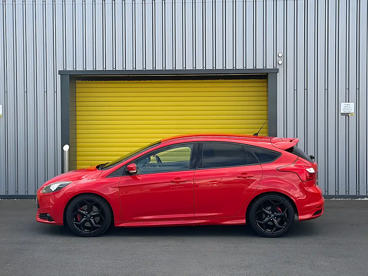 Used 2014 Ford Focus ST-2 Red - Interior and Exterior details 5