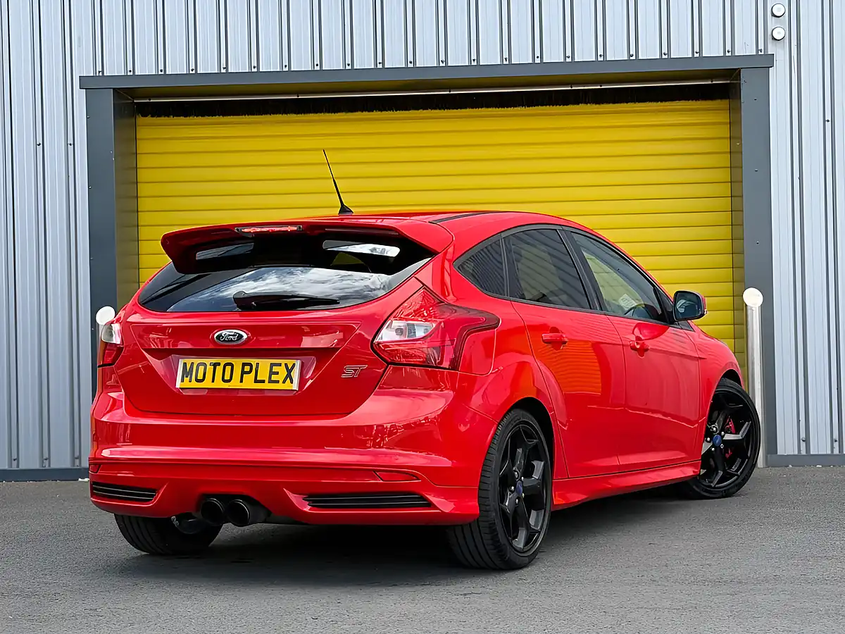 Used 2014 Ford Focus ST-2 Red - Interior and Exterior details 6