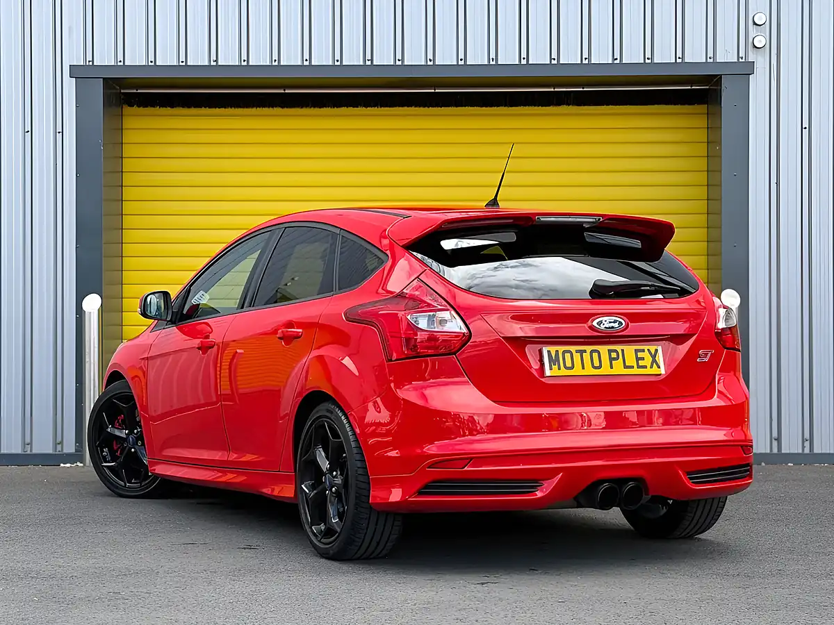 Used 2014 Ford Focus ST-2 Red - Interior and Exterior details 8