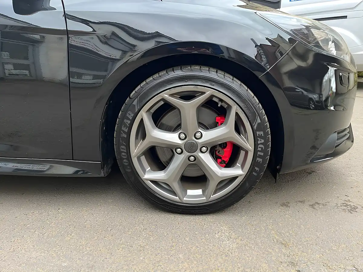 Used 2014 Ford Focus ST-3 Black - Interior and Exterior details 16