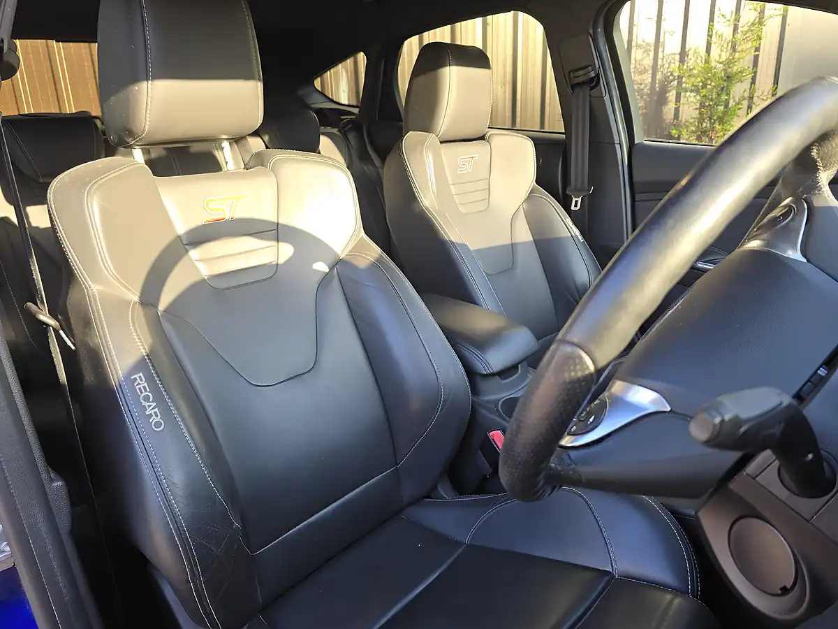 Used 2014 Ford Focus ST-3 Blue - Interior and Exterior details 6