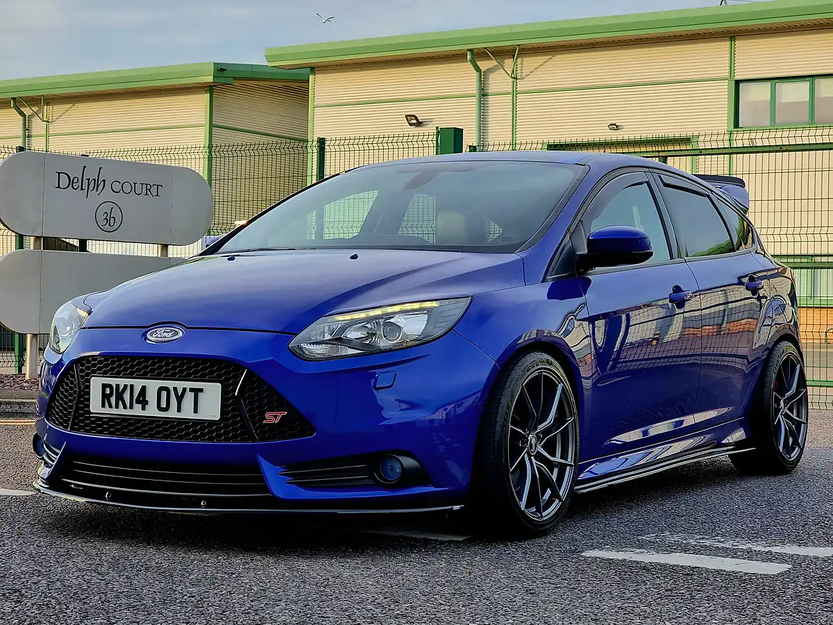 Used 2014 Ford Focus ST-3 Spirit Blue - Interior and Exterior details 18