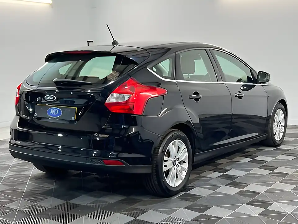 Used 2014 Ford Focus Titanium Navigator Black - Interior and Exterior details 3