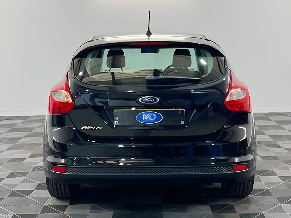 Used 2014 Ford Focus Titanium Navigator Black - Interior and Exterior details 5