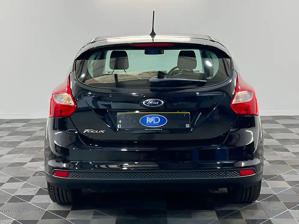 Used 2014 Ford Focus Titanium Navigator Black - Interior and Exterior details 5