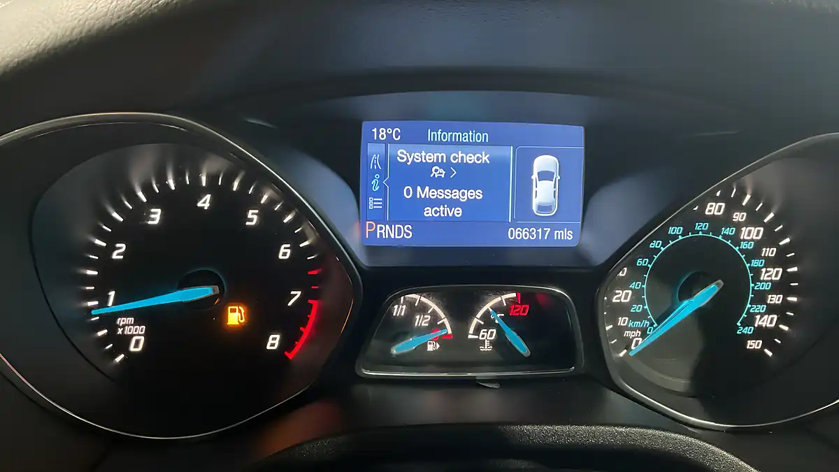 Used 2014 Ford Focus Titanium Navigator Blue - Interior and Exterior details 10
