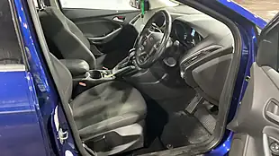 Used 2014 Ford Focus Titanium Navigator Blue - Interior and Exterior details 11