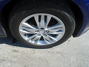 Used 2014 Ford Focus Titanium Navigator Blue - Interior and Exterior details 10