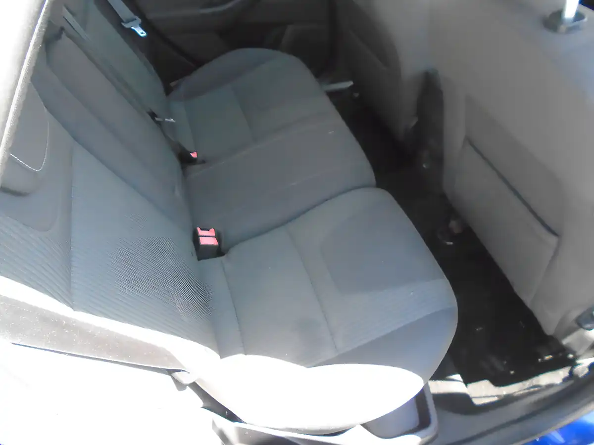Used 2014 Ford Focus Titanium Navigator Blue - Interior and Exterior details 5