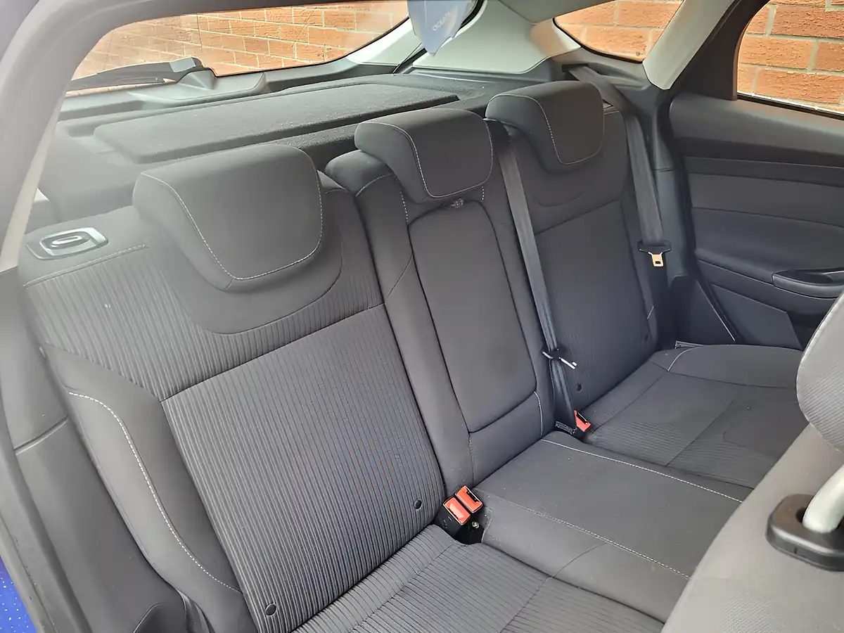 Used 2014 Ford Focus Titanium Navigator Blue - Interior and Exterior details 13
